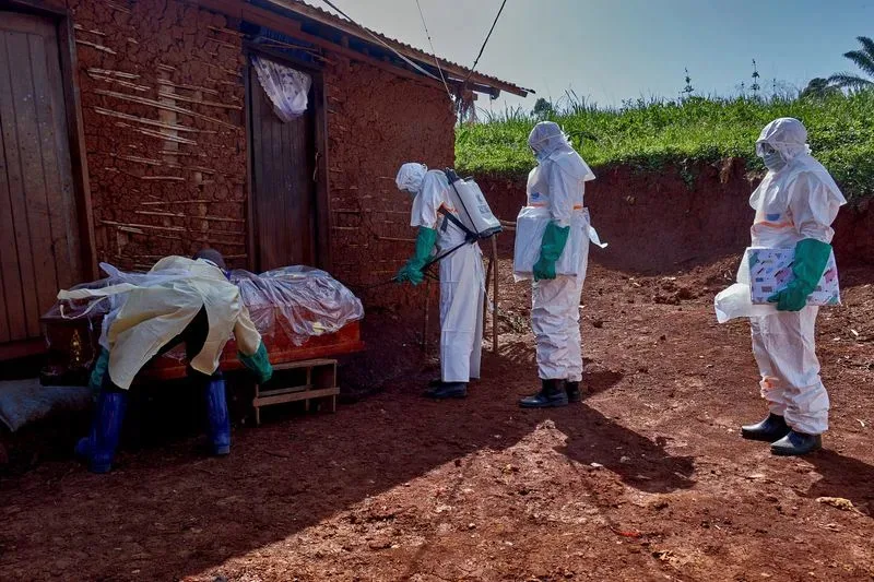 Transport of dead bodies within Congo risks further Ebola spread, UN agency