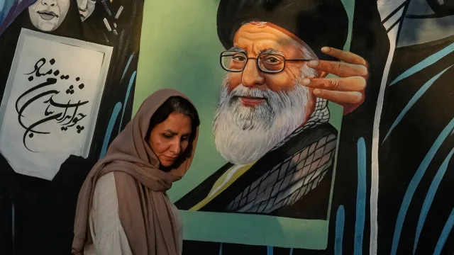 US military launches new airstrikes to punish Iran for deaths of US troops