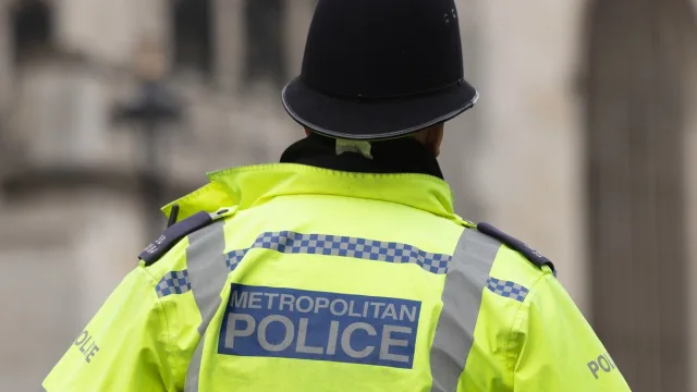 Clapham shooting leaves 25-year-old man dead outside south London pub