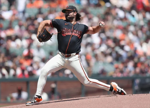 Padres acquire Robbie Ray from Giants to boost starting rotation