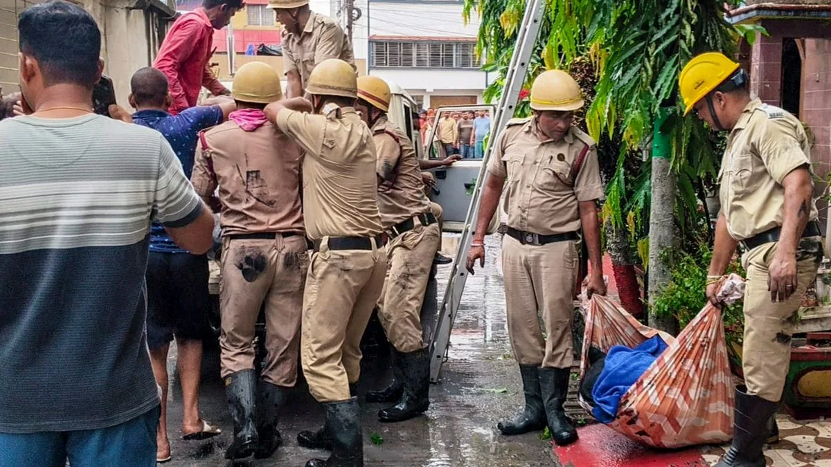 Seven Killed, Several Injured in Hotel Fire in West Bengal's Tarapith
