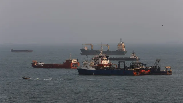 Trump says US Navy cleared all mines from Strait of Hormuz