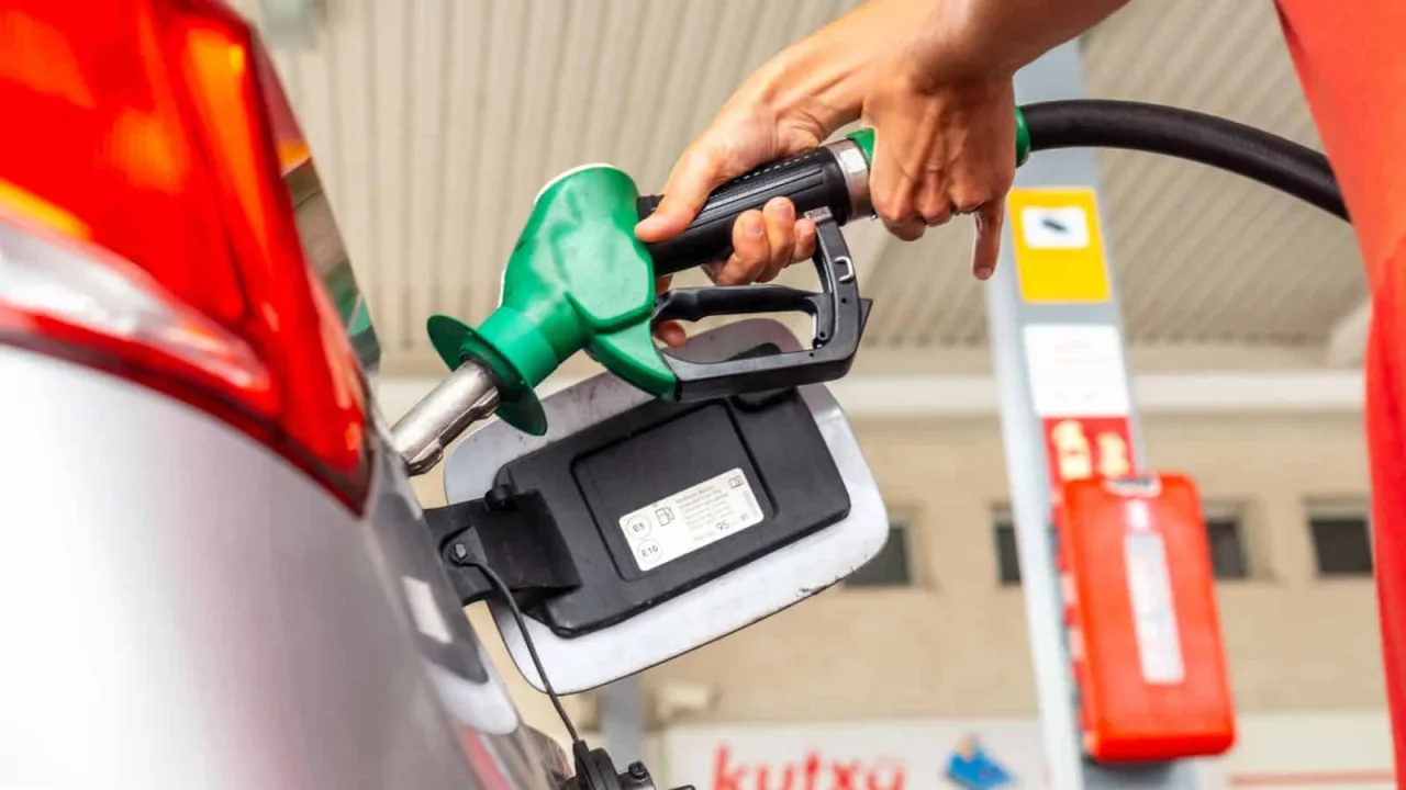Govt cuts windfall tax on petrol, diesel, ATF exports