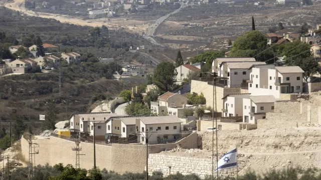 Israel to close British consulate in Jerusalem over sanctions