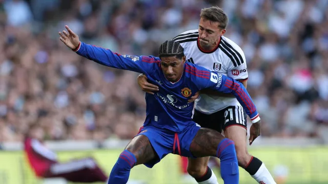 Manchester United faces Fulham at Craven Cottage in Premier League clash