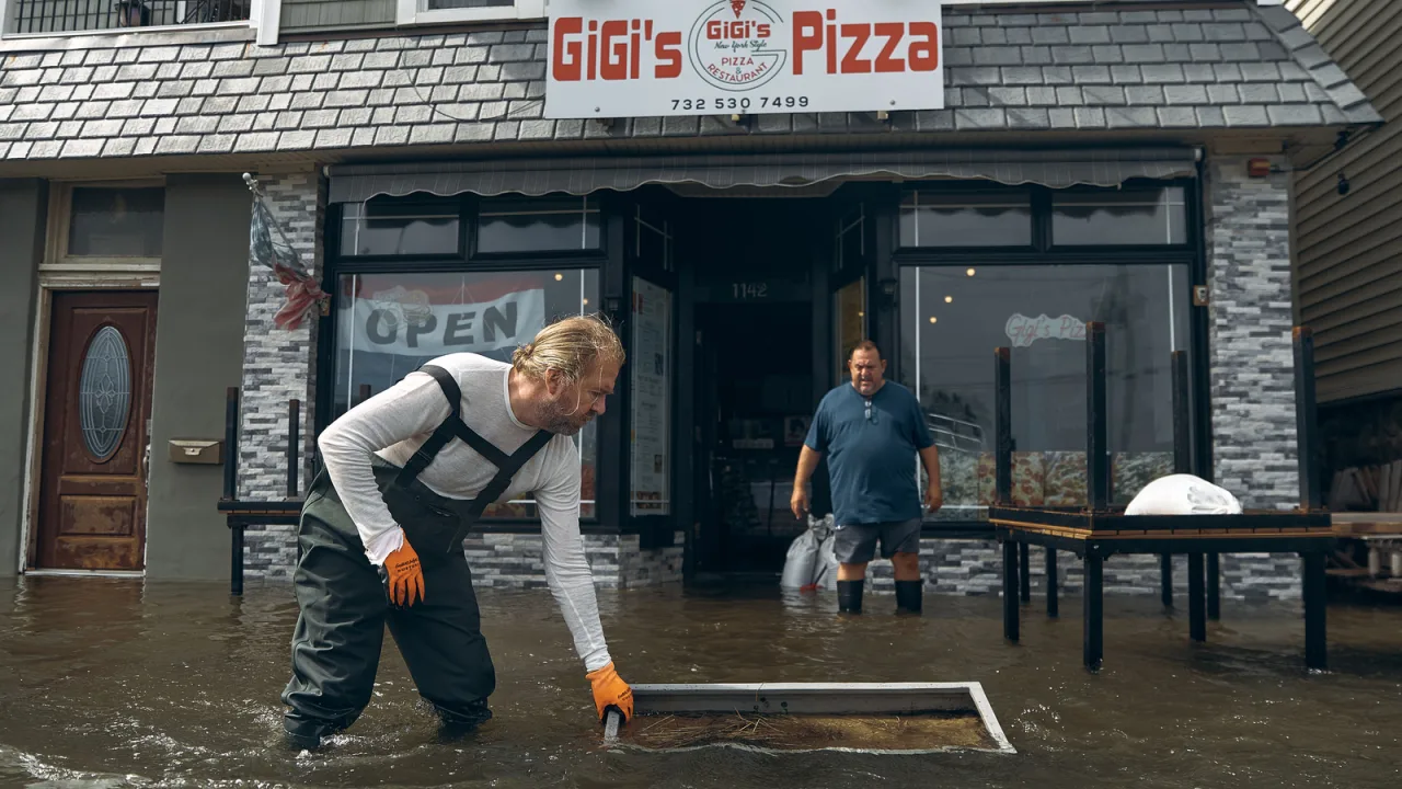 Deadly Nor'easter weakens after causing flooding and power outages