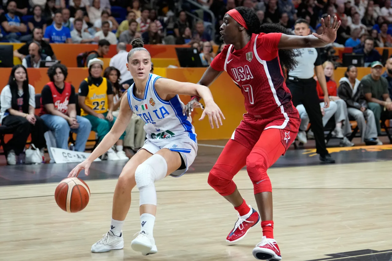 Team USA edges Italy 55-52 in gritty women's World Cup win