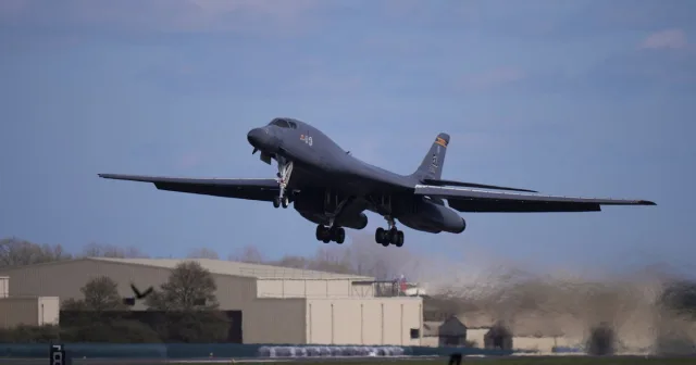 UK Police Arrest 5 Men on Terror Charges Near US Air Base