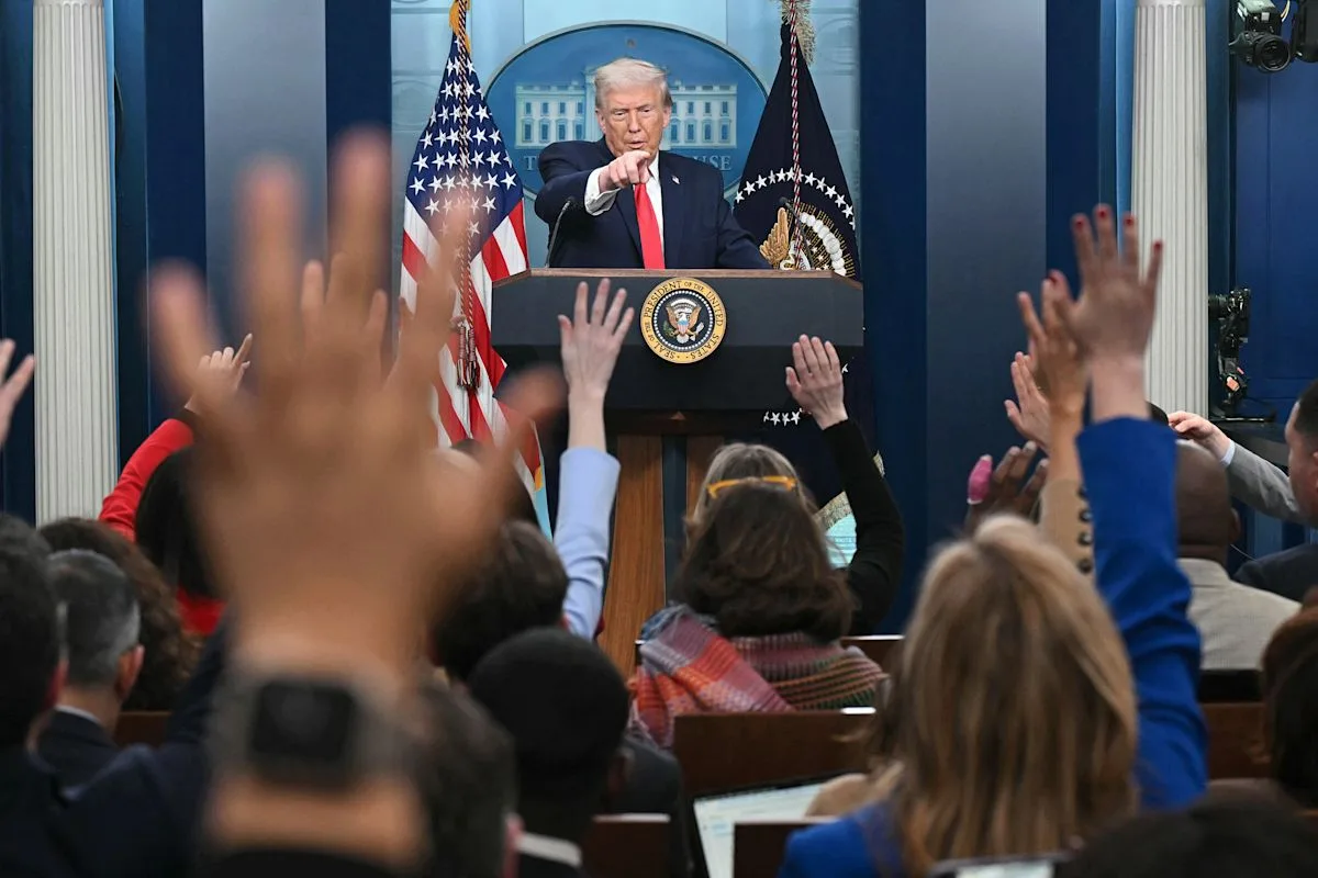 White House accused of violating court order to restore press access