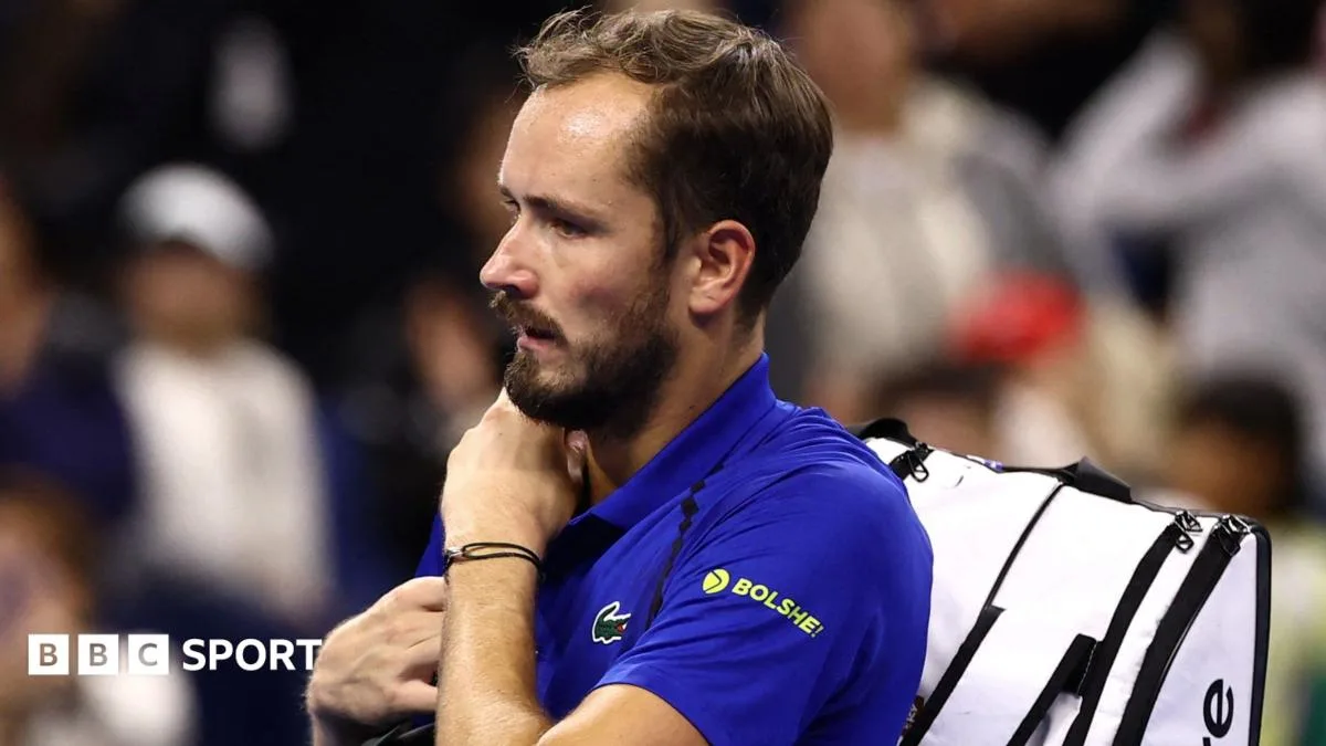 Medvedev disqualified for hitting spectator with ball