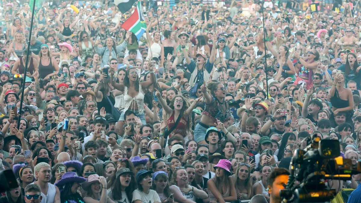 Glastonbury 2027 tickets sell out in 42 minutes