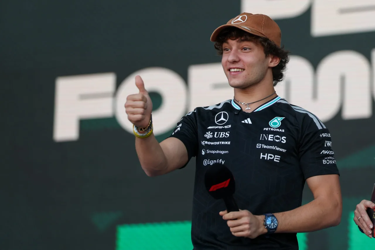 Kimi Antonelli beats Max Verstappen to United States GP pole at COTA