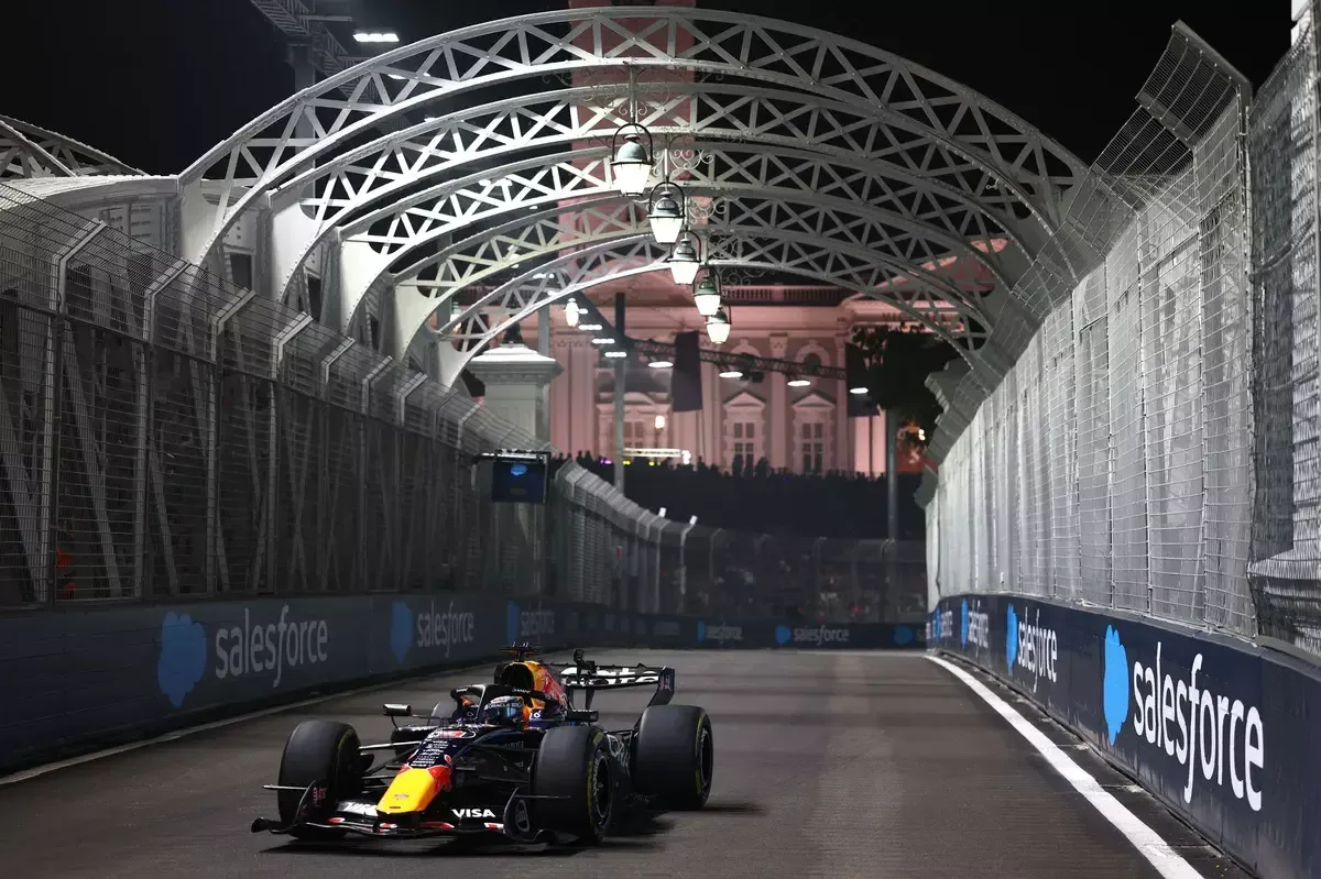 Max Verstappen claims Singapore GP Sprint pole ahead of George Russell