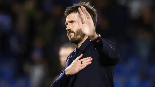 Michael Carrick hits back at Bruno Fernandes after Man United loss at Como