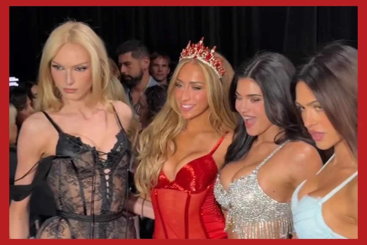 Victoria's Secret Fashion Show Spotlights OG Angels and Mature Models